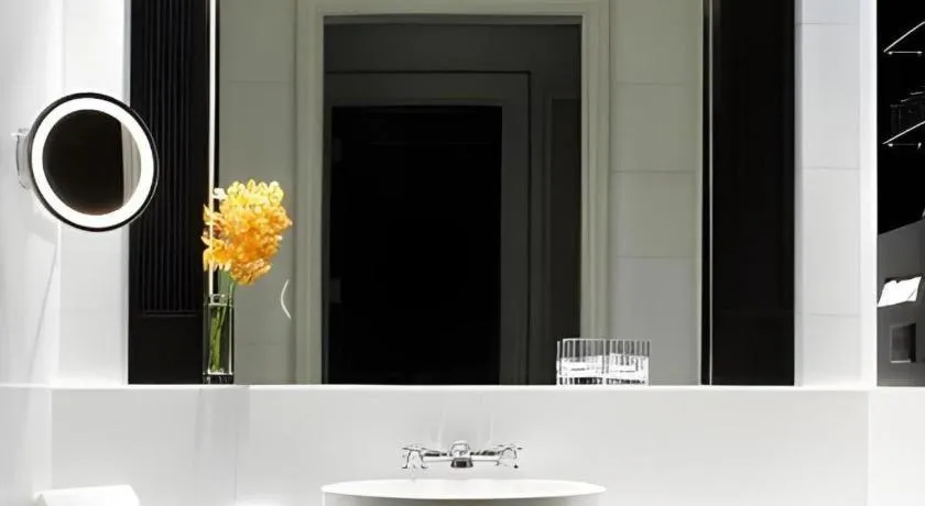 Fifteen Beacon Hotel