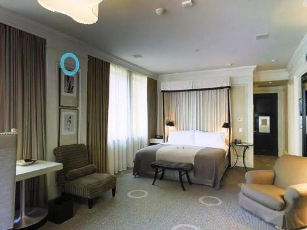 Bed in Fifteen Beacon Hotel