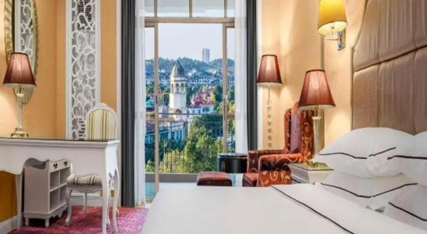 Bed in Country Garden Phoenix Hotel Changsha