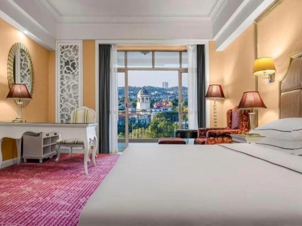 Bed in Country Garden Phoenix Hotel Changsha