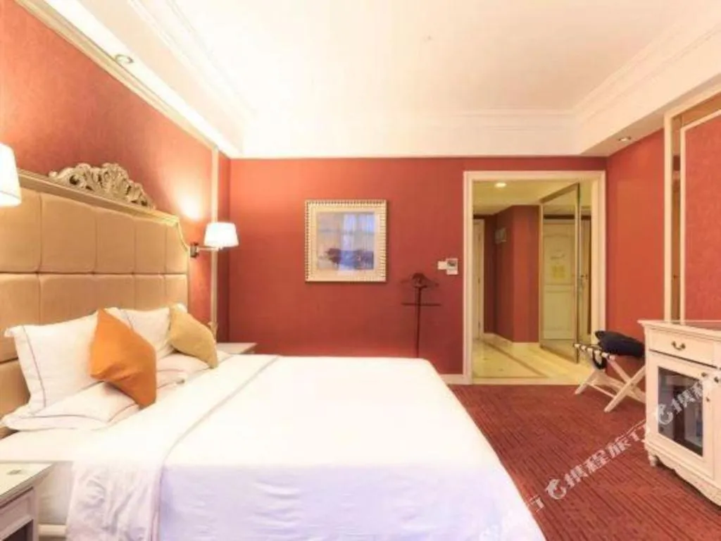 Bed in Country Garden Phoenix Hotel Changsha