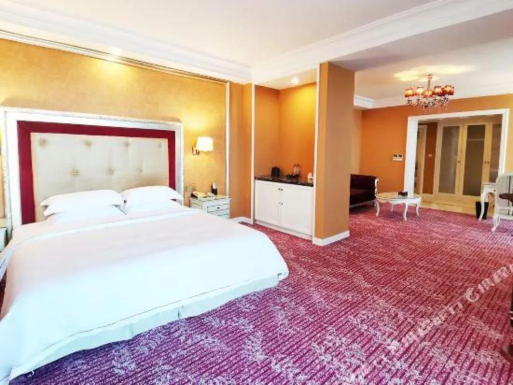 Bed in Country Garden Phoenix Hotel Changsha