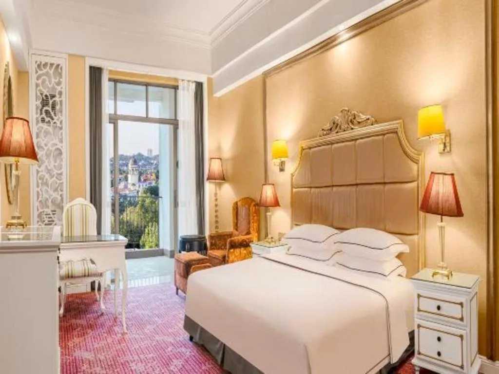 Bed in Country Garden Phoenix Hotel Changsha