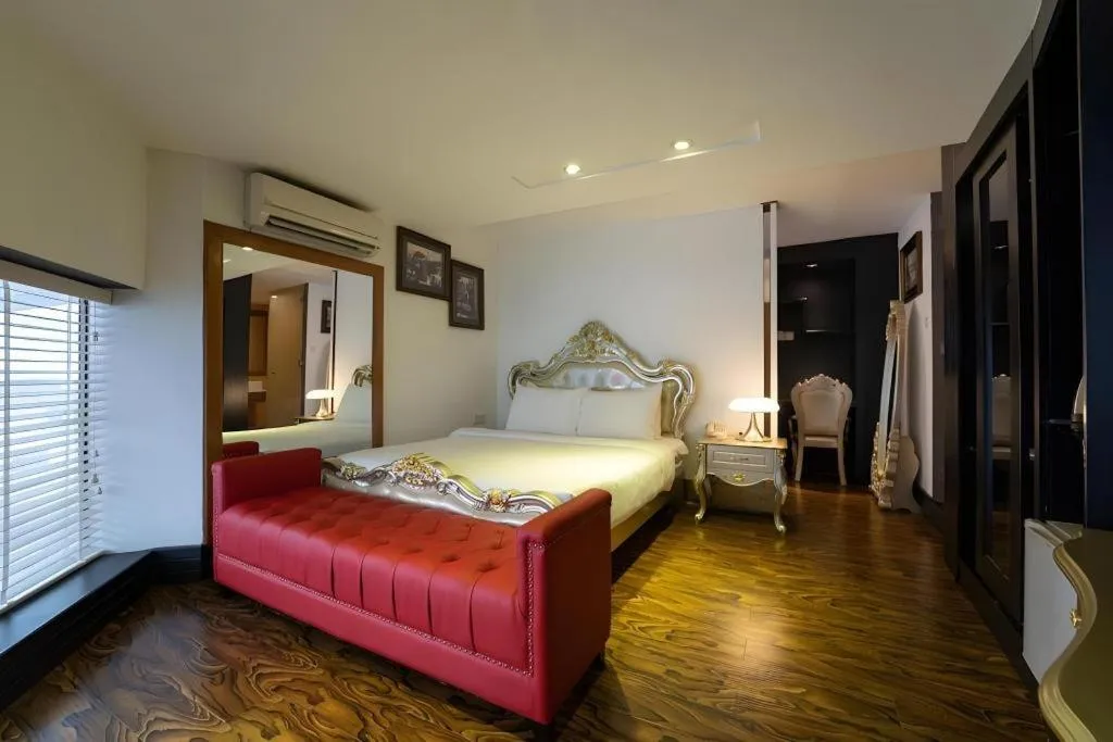 Bed in The White Hotel 8A Thai Van Lung