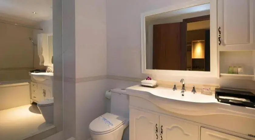 The White Hotel 8A Thai Van Lung The White Hotel 8A Thai Van Lung