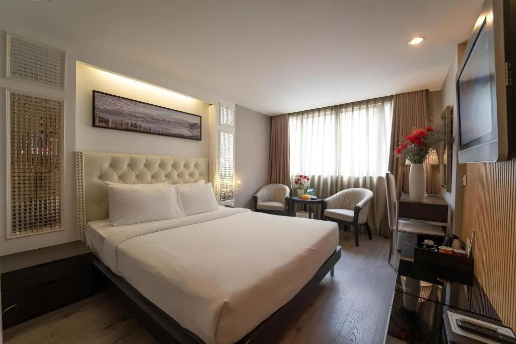 Bed in The White Hotel 8A Thai Van Lung