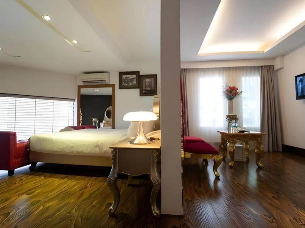 Bed in The White Hotel 8A Thai Van Lung