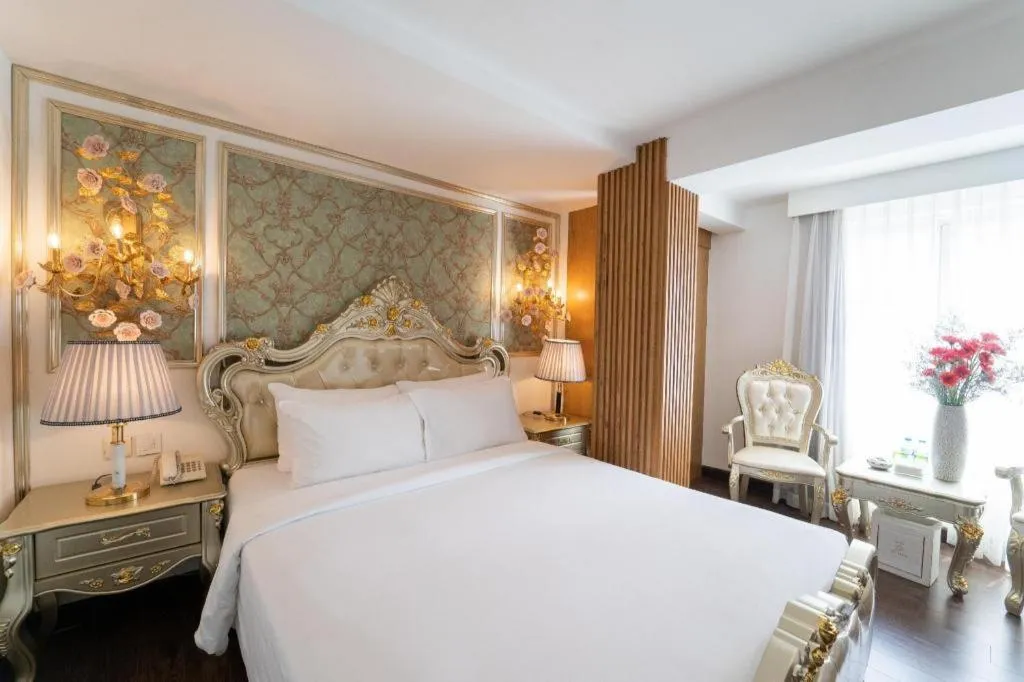 Bed in The White Hotel 8A Thai Van Lung