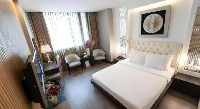 Bed in The White Hotel 8A Thai Van Lung