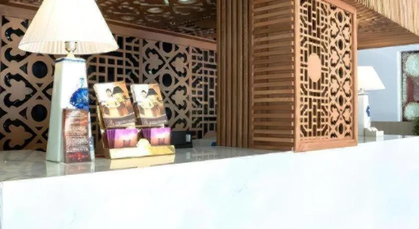 The White Hotel 8A Thai Van Lung