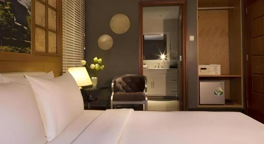 Bed in The White Hotel 8A Thai Van Lung