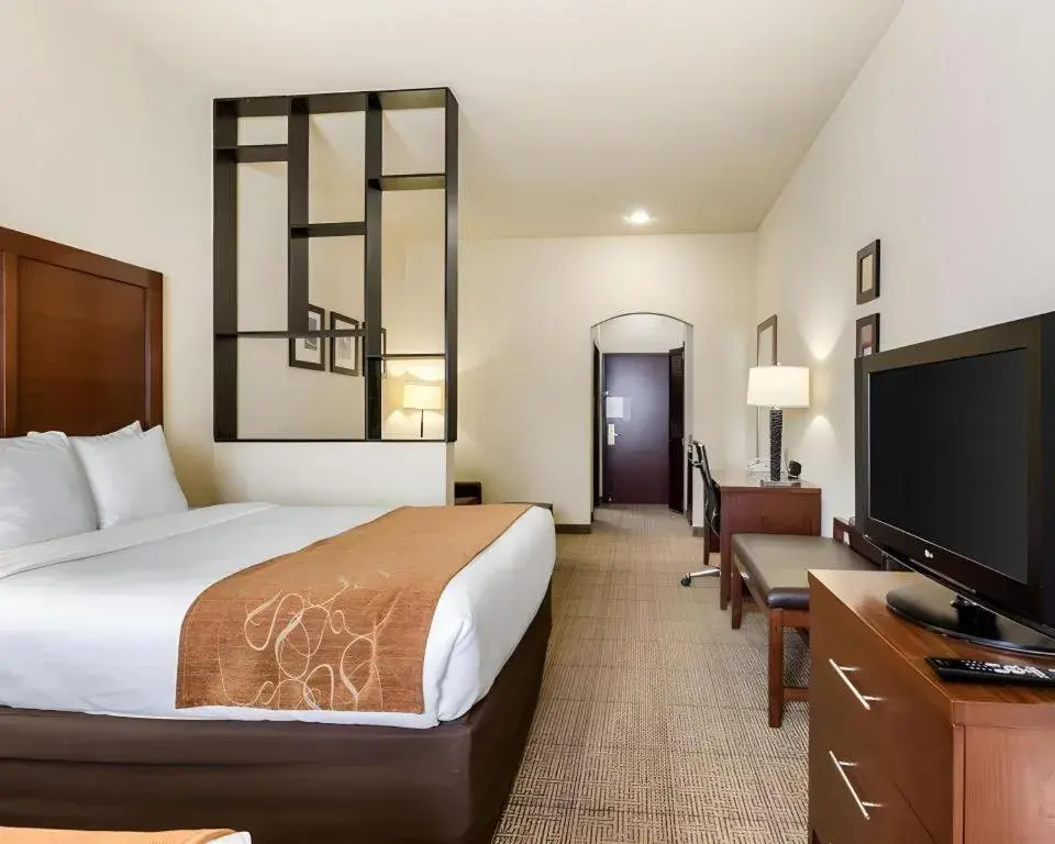 Bed in Comfort Suites near NASA - Clear Lake Bed in Comfort Suites near NASA - Clear Lake