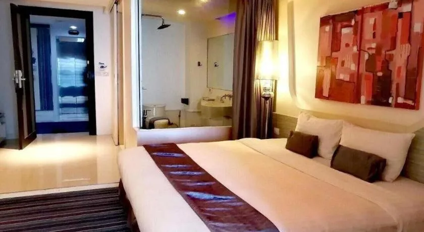 Bed in Glacier Hotel Khon Kaen