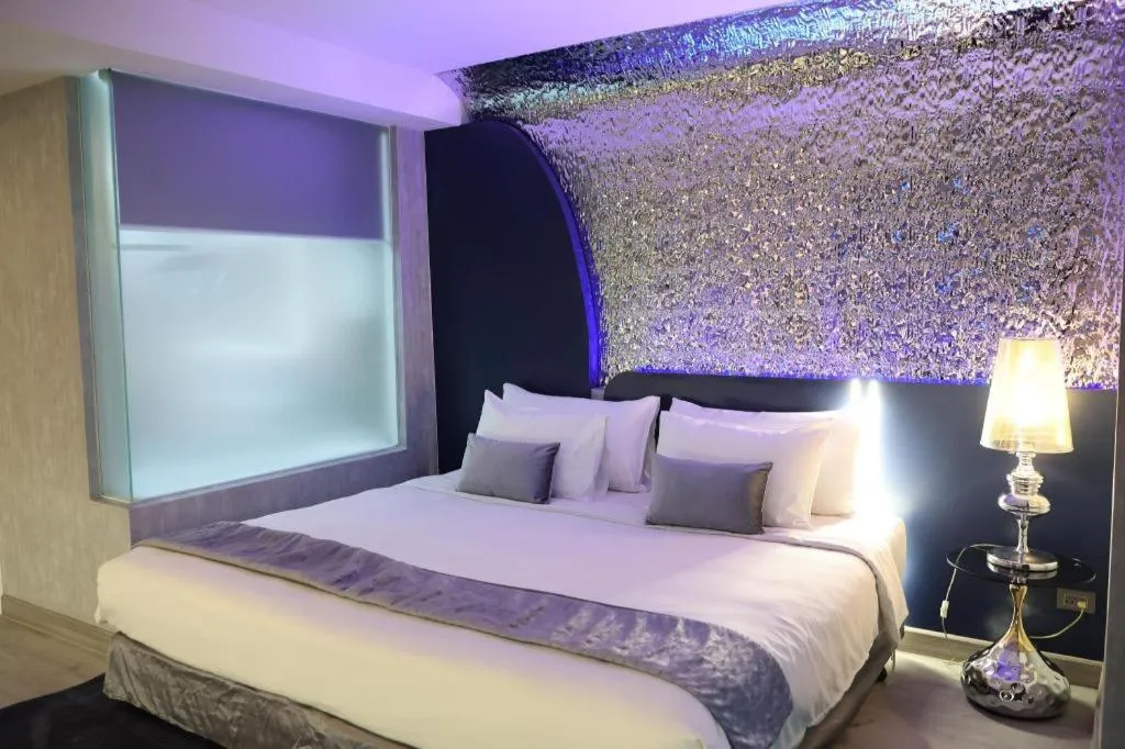 Bed in Glacier Hotel Khon Kaen