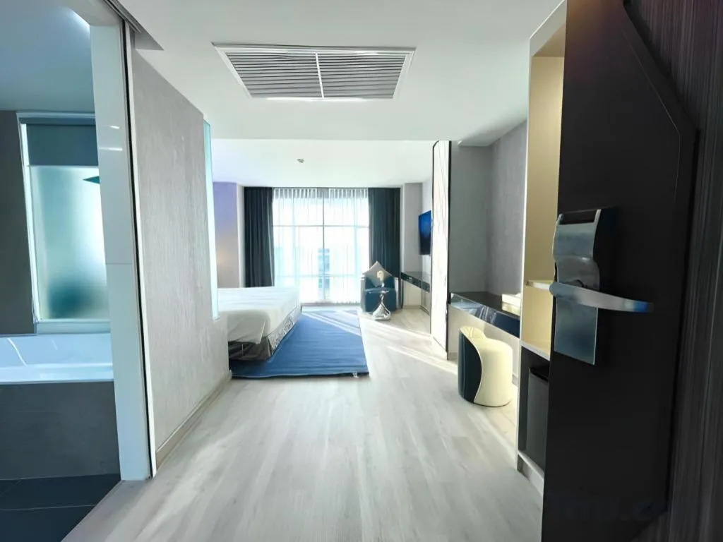 Bed in Glacier Hotel Khon Kaen