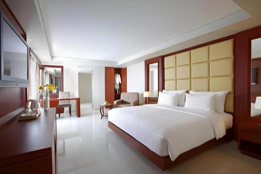 Bed in Hotel Santika Makassar