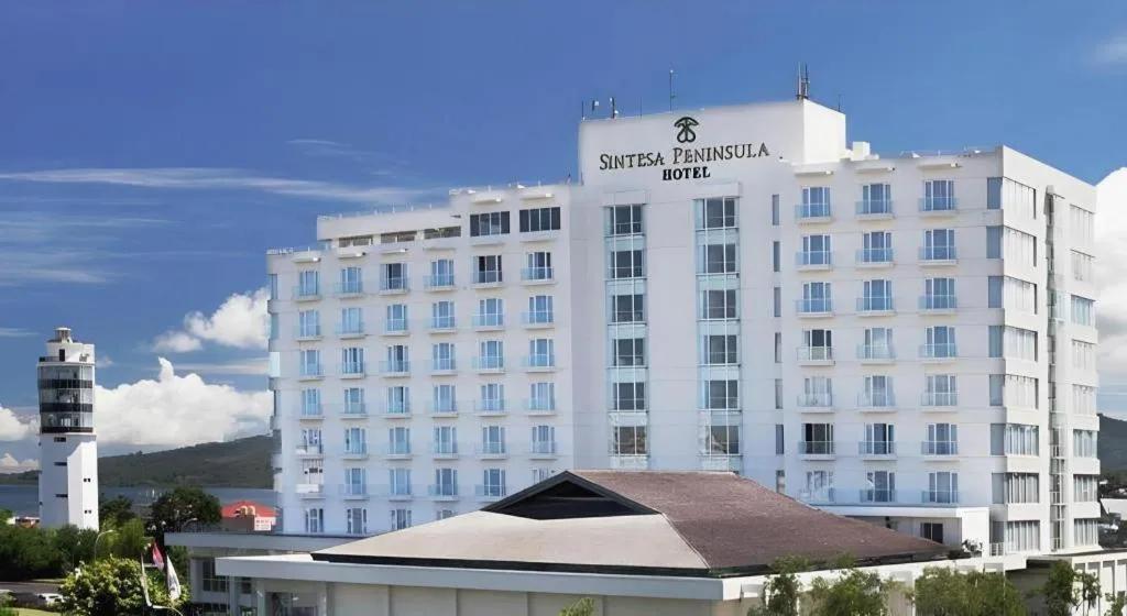 Sintesa Peninsula Hotel