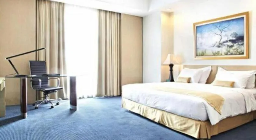 Bed in Sintesa Peninsula Hotel