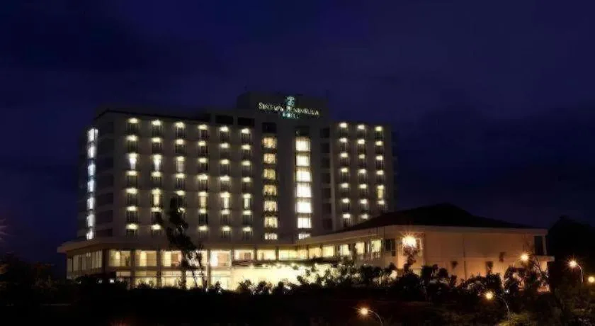 Sintesa Peninsula Hotel