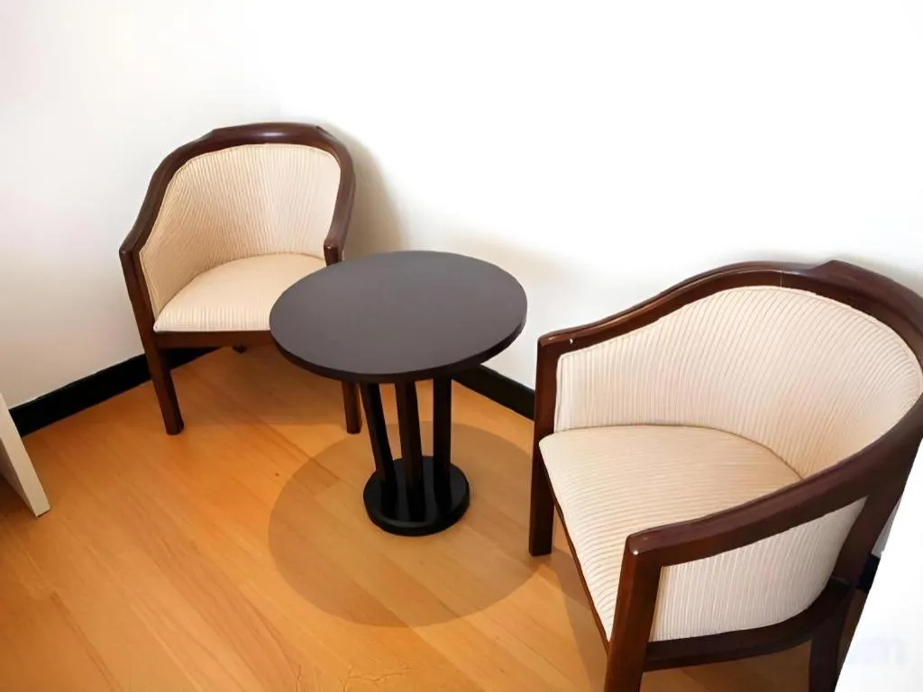 Sintesa Peninsula Hotel