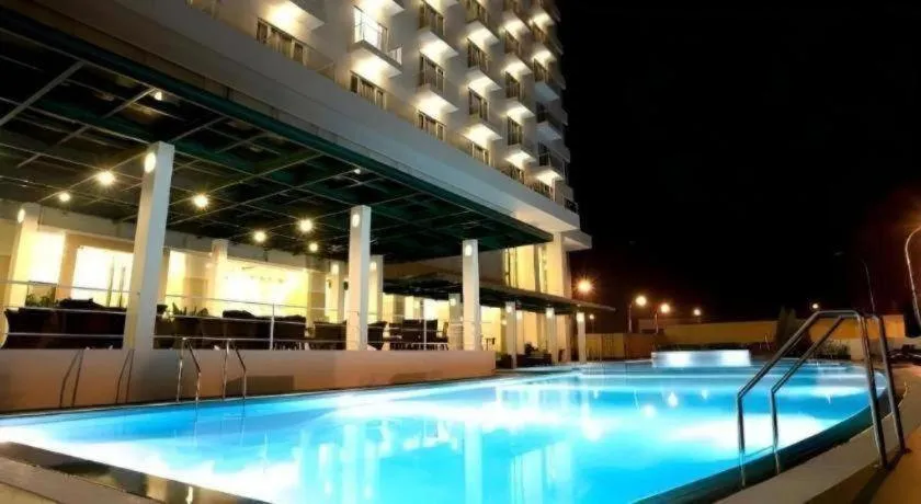 Sintesa Peninsula Hotel