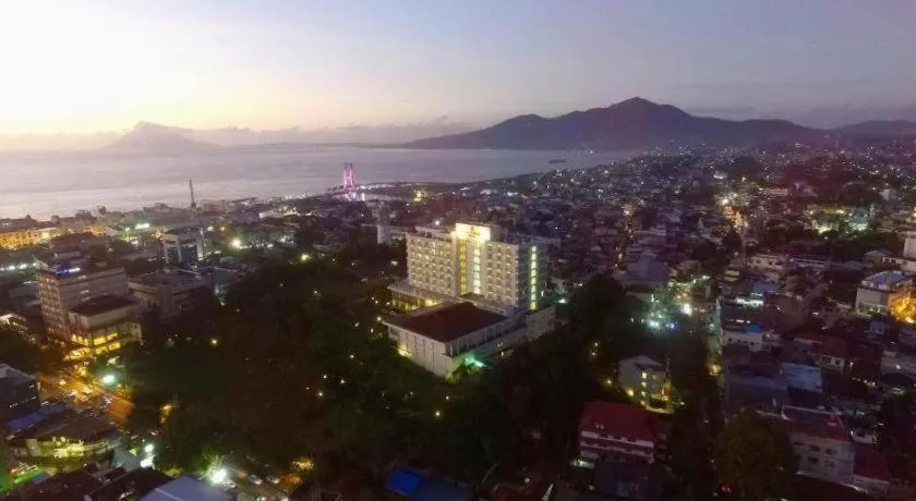 Sintesa Peninsula Hotel