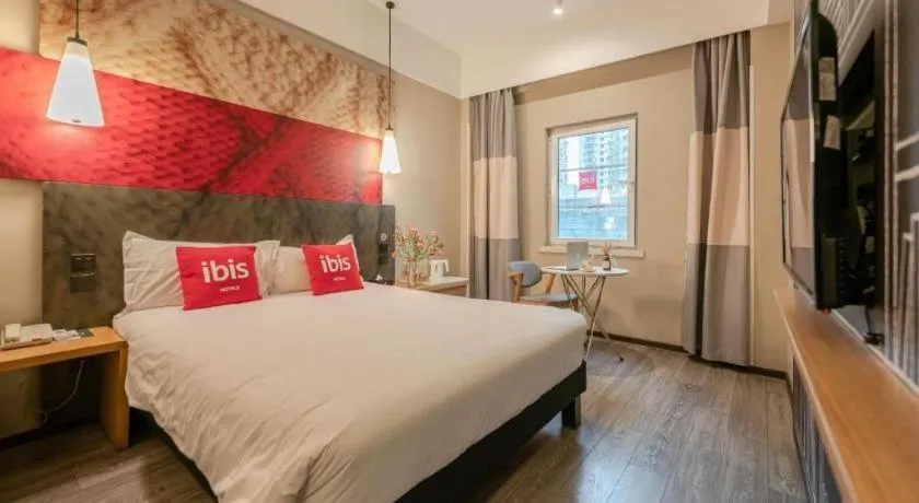 Bed in Ibis Xiamen Railway Station Hotel