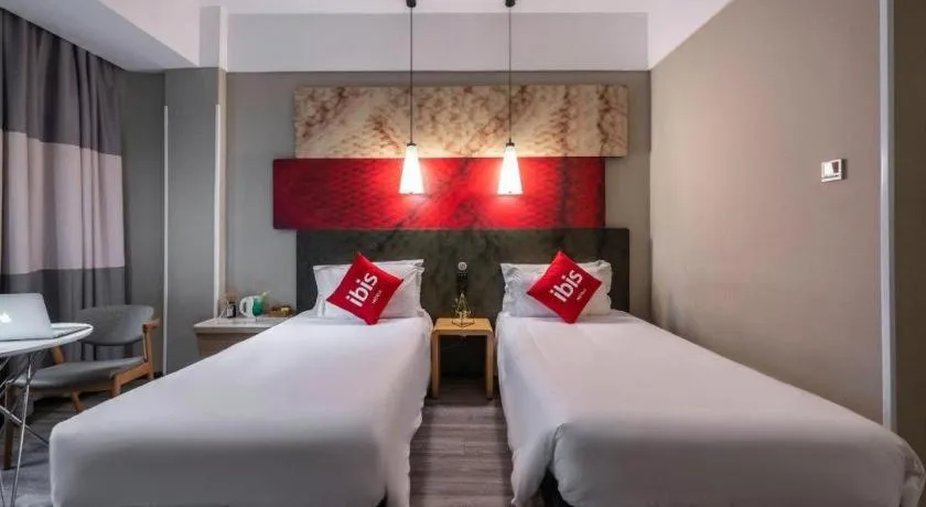Bed in Ibis Xiamen Railway Station Hotel