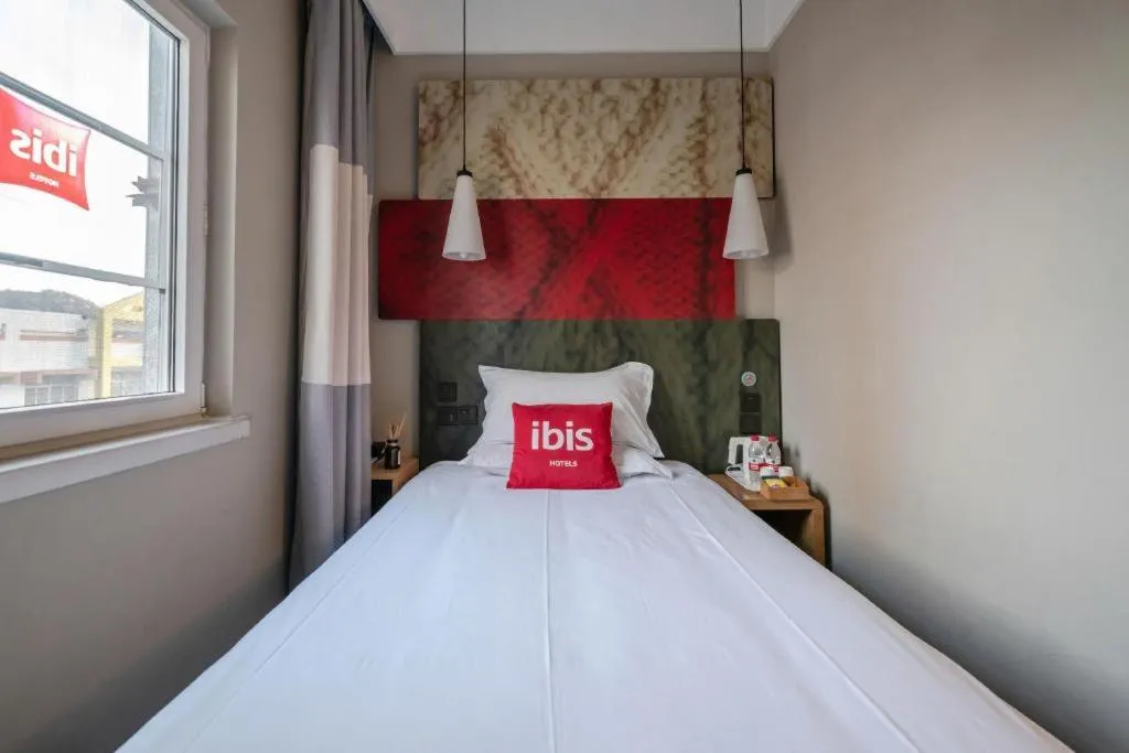 Bed in Ibis Xiamen Railway Station Hotel
