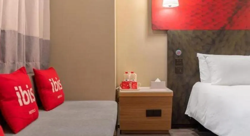 Bed in Ibis Xiamen Railway Station Hotel