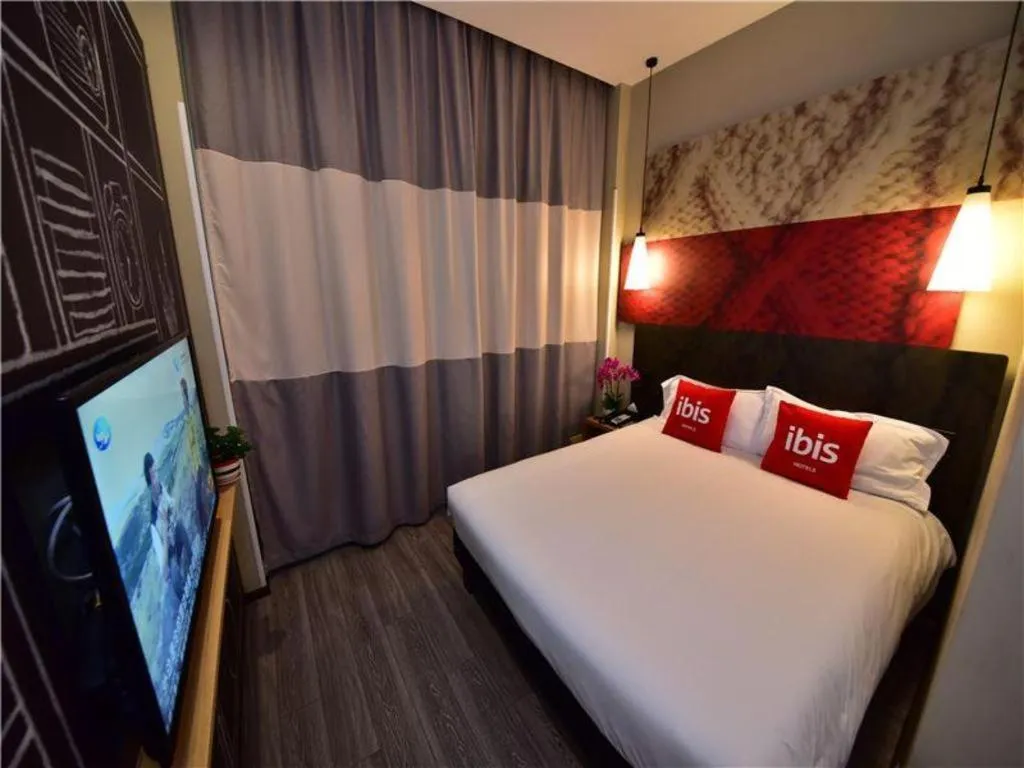 Bed in Ibis Xiamen Railway Station Hotel