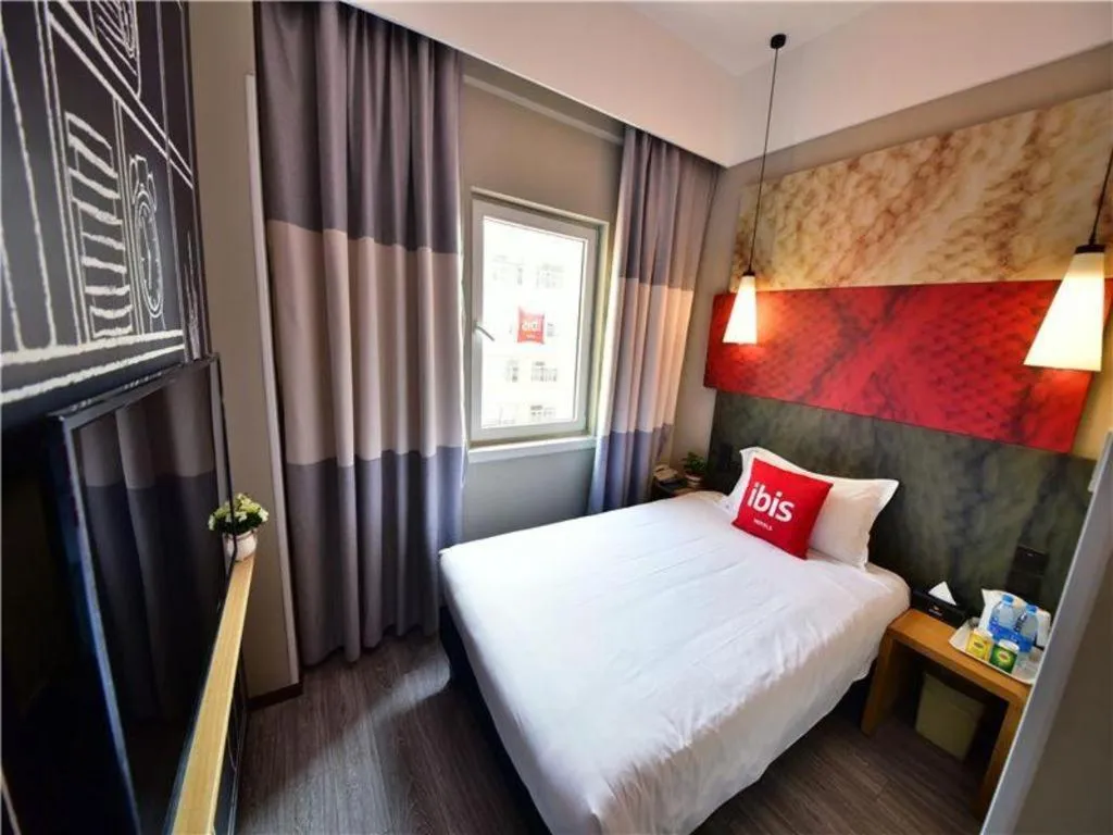 Bed in Ibis Xiamen Railway Station Hotel
