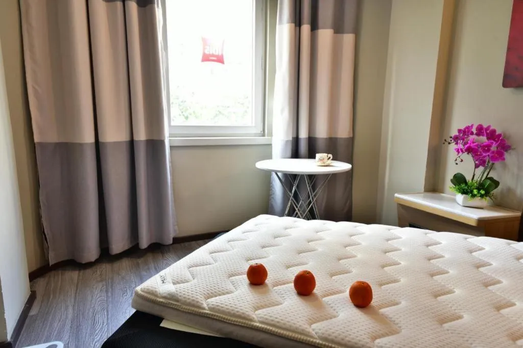 Bed in Ibis Xiamen Railway Station Hotel