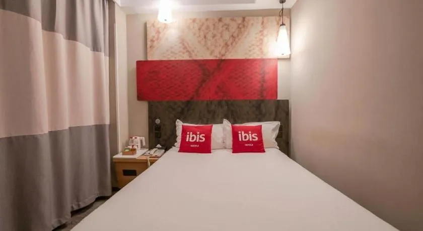Bed in Ibis Xiamen Railway Station Hotel