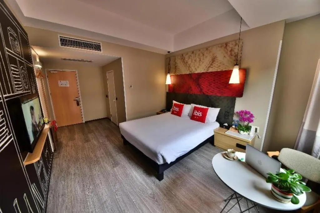 Bed in Ibis Xiamen Railway Station Hotel