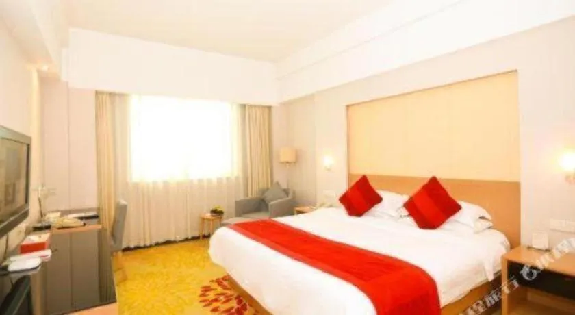 Bed in Ramada Plaza by Wyndham Hangzhou Riverside
