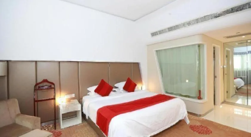 Bed in Ramada Plaza by Wyndham Hangzhou Riverside