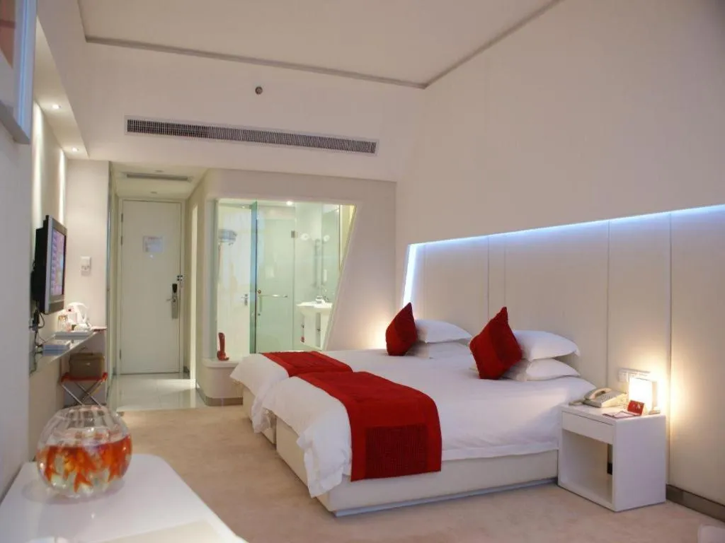 Bed in Ramada Plaza by Wyndham Hangzhou Riverside