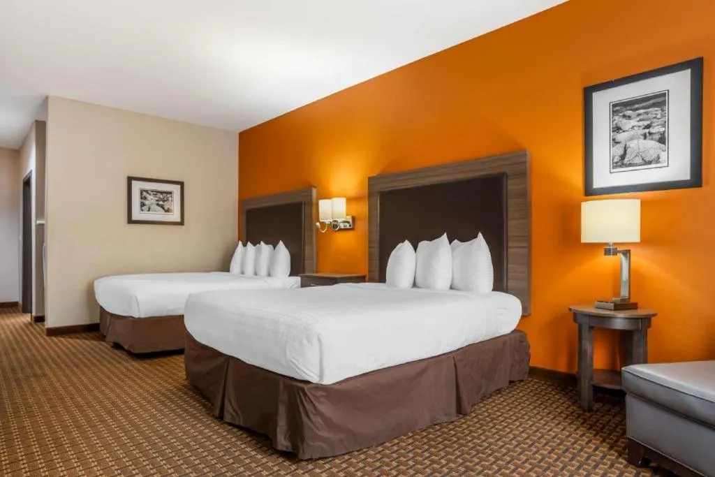 Bed in Best Western Plus Circle Inn