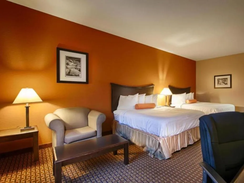 Bed in Best Western Plus Circle Inn