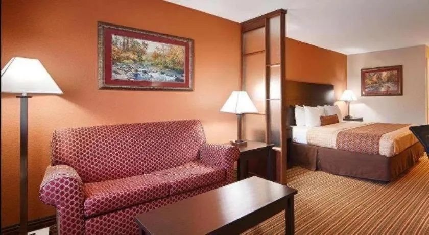 Bed in Days Inn Little Rock South