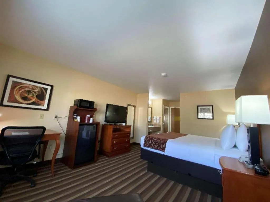 Bed in Best Western Manhattan Inn