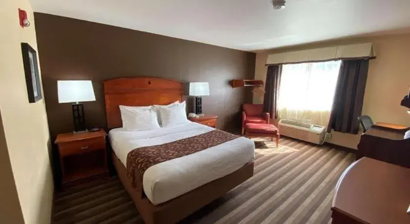 Bed in Best Western Manhattan Inn Bed in Best Western Manhattan Inn