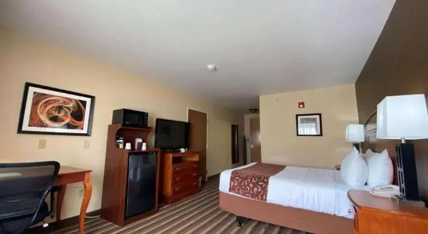 Bed in Best Western Manhattan Inn Bed in Best Western Manhattan Inn