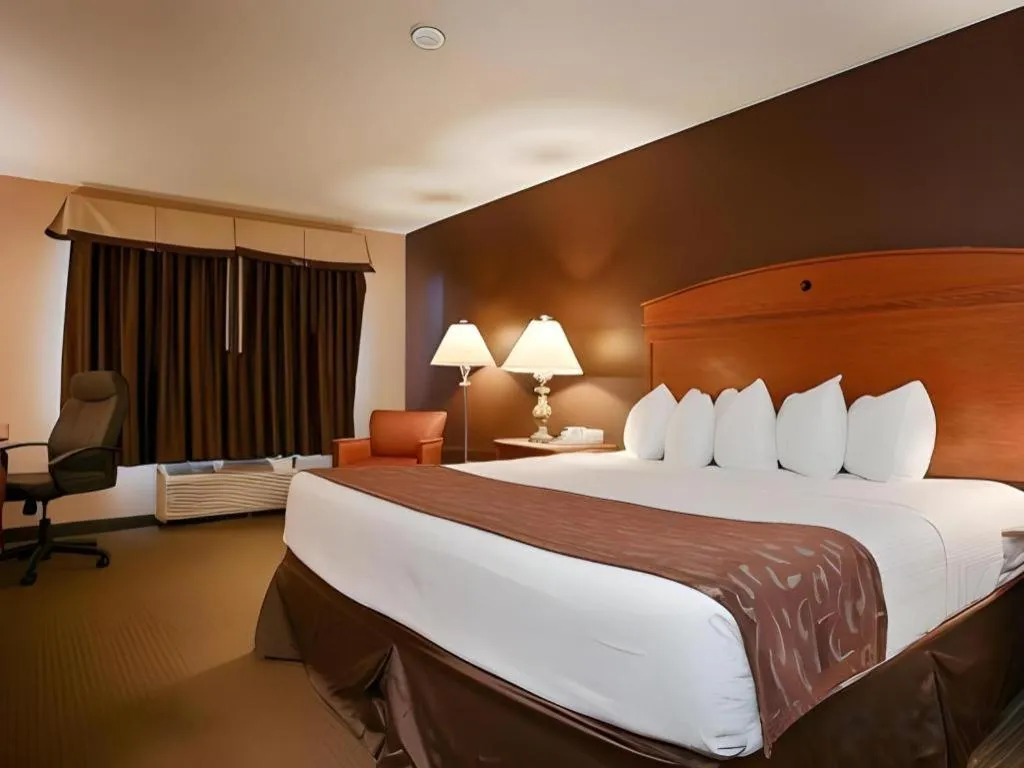 Bed in Best Western Manhattan Inn