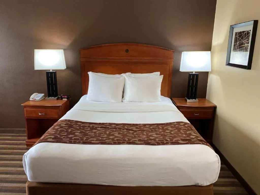 Bed in Best Western Manhattan Inn