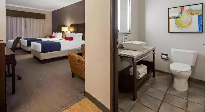 Bed in Best Western Plus Olathe Hotel Bed in Best Western Plus Olathe Hotel