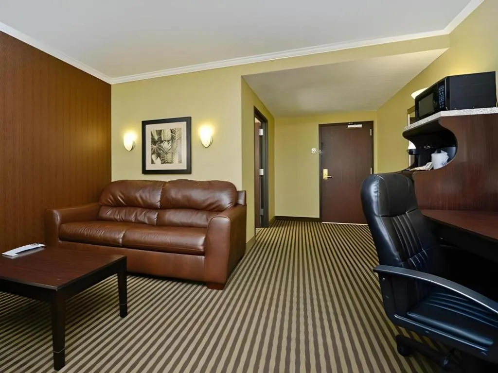 Best Western Plus Olathe Hotel