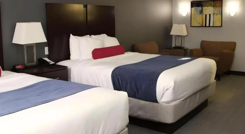 Bed in Best Western Plus Olathe Hotel