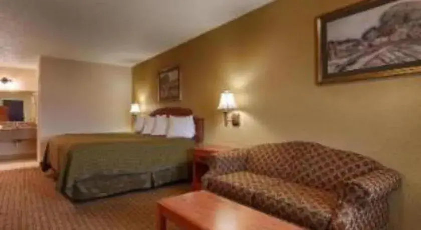 Bed in Best Western Post Oak Inn Bed in Best Western Post Oak Inn